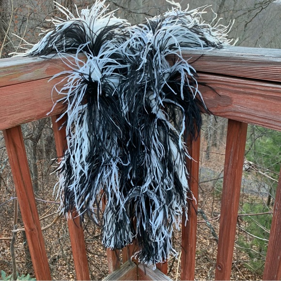 Black White Ostrich Feather Boa with Tassels - Picture 2 of 3